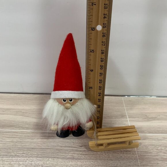 Skandinavisk Hemslojd Wooden Felt Gnome On Sled Figure - Picture 5 of 8